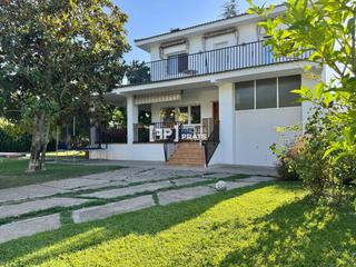 Chalet  Angel guimera. Chalet en venta en urb buenos aires