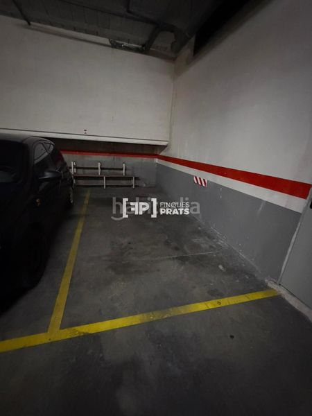 Foto ba241671-cc9b-495a-bd1c-28d32e65aead. Aparcament cotxe a La Bordeta Lleida