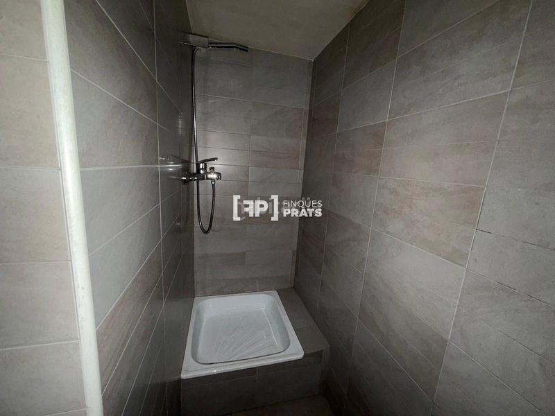 Foto cda00217-9d72-42f5-9e09-b41bc3eef87a. Local comercial a Balàfia Lleida