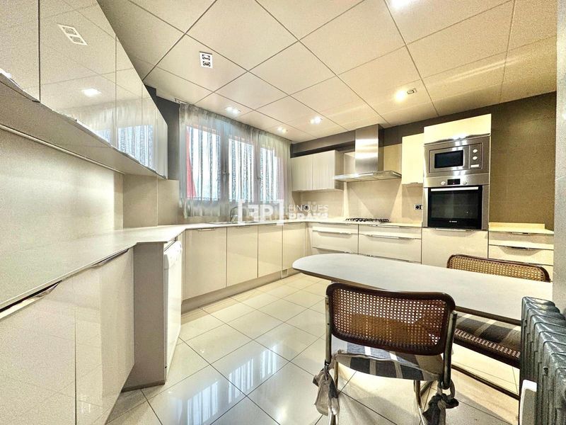 Foto 746d09c1-feba-4243-bf08-ce3da592063d. Pis amb calefacció a Rambla Ferran Lleida