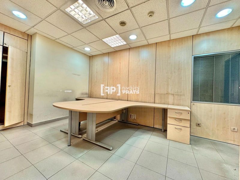 Foto 167d9d1b-af03-4291-841b-ee7894340c9e. Local comercial a Príncep de Viana-Clot-Xalets Humbert Torres Lleida