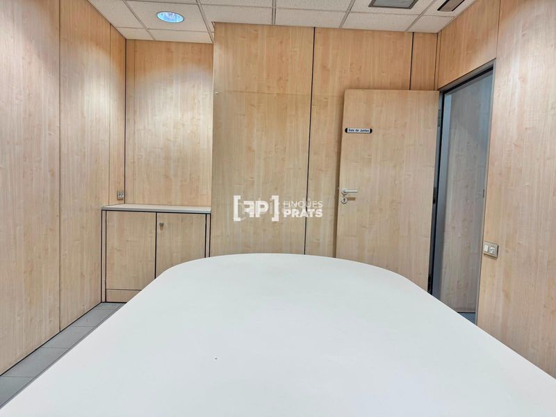 Foto 1a5fc32a-1a97-4790-bea8-77e3d05f79c7. Local comercial a Príncep de Viana-Clot-Xalets Humbert Torres Lleida