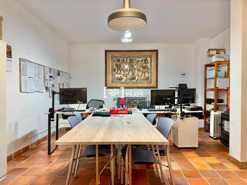 Foto 2b3e16b2-3d64-4e98-b322-b9f2bbe11bcc. Casa amb calefacció aparcament a Centre Històric Lleida