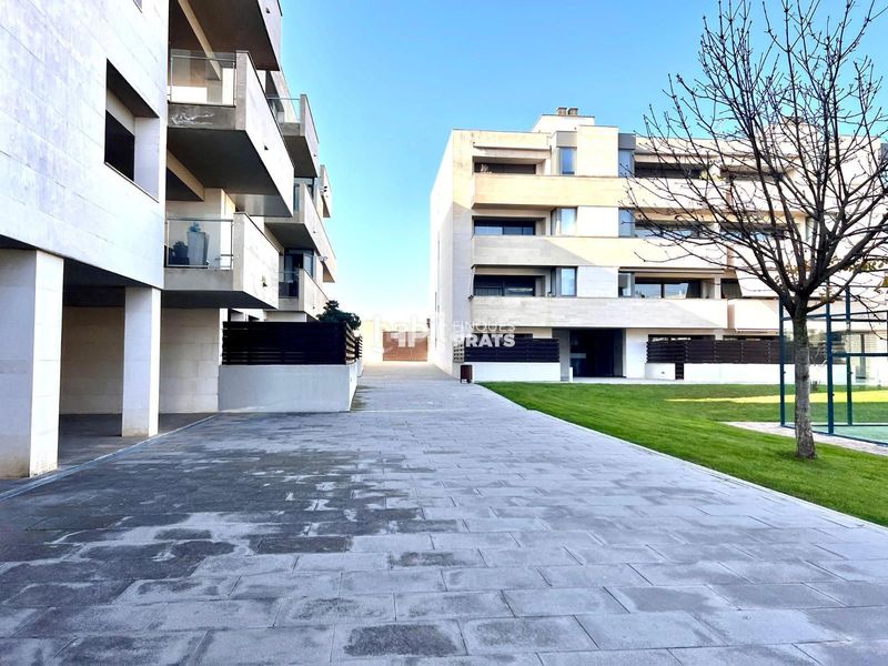 Foto e06de8db-62c8-414e-b23b-1fe24af5dba2. Pis amb piscina a Ciutat Jardí Lleida