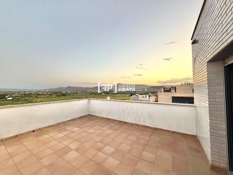 Foto ce2e4152-9820-40fa-a484-e95bf08a3d64. Dúplex duplex en venta en Fraga