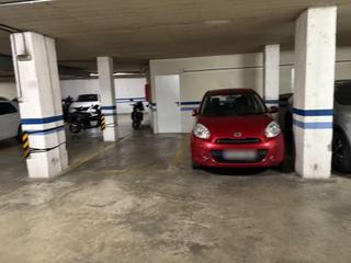 Aparcament cotxe a Calle PINTOR RACIONERO CASTRO 10