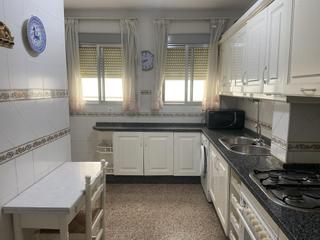 Pis a Viñuela - Rescatado. Vivienda en la avenida viñuela. con ascensor. tres dormitorios!!