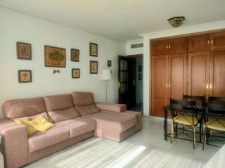 Location Appartement  Calle historiador m salcines. Estupenda vivienda en alquiler en zona vistalegre!!!!