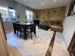 Casa adossada a Encinarejo de Córdoba. Estupenda casa en encinarejo, cinco dormitorios, gran patio, coc