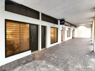 Local Comercial a Avenida de las Ollerías