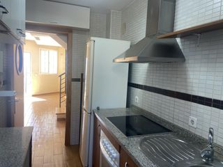 Duplex  Calle cartago. Dúplex con terraza, en levante, zona sagunto!!!