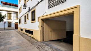 Aparcament cotxe a Calle de pedro lópez 13. Plaza de garaje junto al ayuntamiento. calle pedro lópez 13.