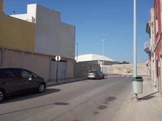 Terreny residencial a Carrer xèrica 169. Terreno urbano esquinero 212mtrs. de planta