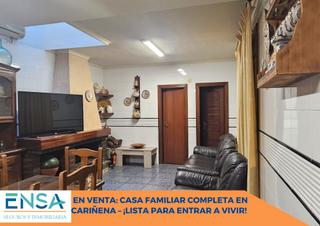 Maison jumelée à Carrer nules 23. 201 metros de hogar, con garaje, calefacción, terrazas y una ubi