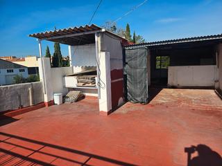Casa a Madrigal. Espaciosa casa en barrio melilla, vila-real – ideal para familia