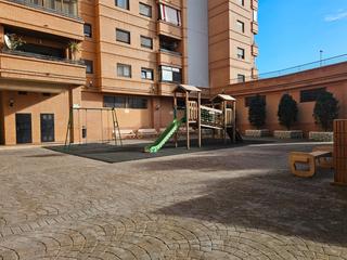 Flat  Avinguda de valència 100. Tu piso ideal para familias: 4 habitaciones, piscina y garaje en