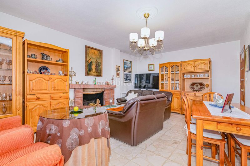 Foto 05ca1c92-37c8-4f00-adb1-a0ba393d8836. Casa a calle hortensia 24 a Cájar