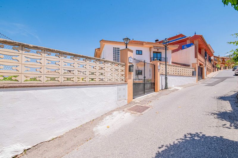Foto df5bd85e-515e-4b48-bb0b-4baa382c0331. Casa a calle hortensia 24 a Cájar