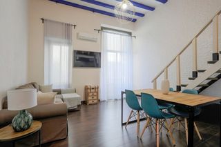 Alquiler Dúplex  Comtal. Fantastico duplex de diseño