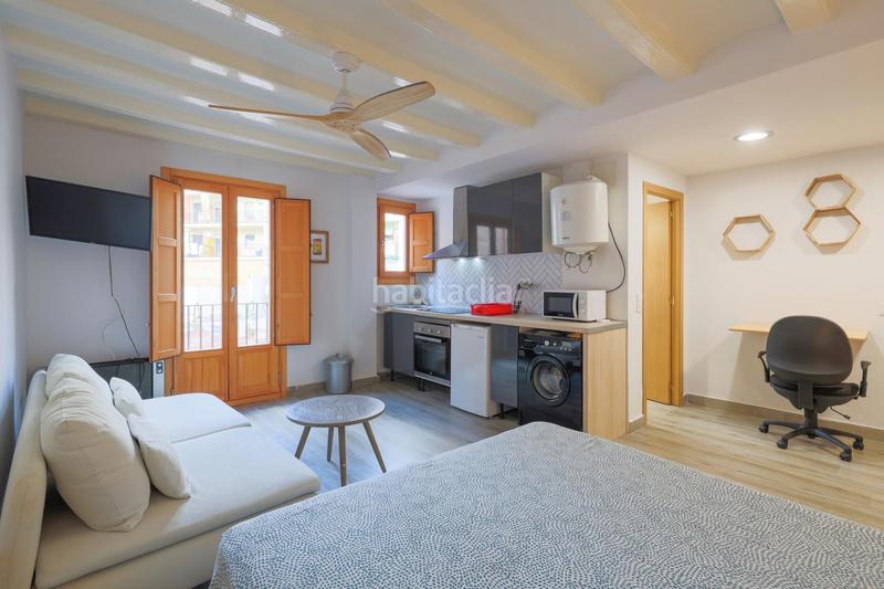 Foto ebd9ca0c-9399-4e3e-9445-eb9ef7dc68f9. Rent flat in Raval Barcelona