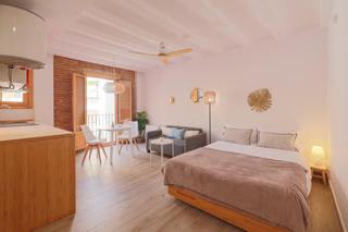 Location Appartement  Calle riera alta. Piso reformado con ascensor