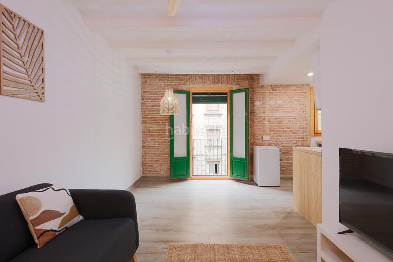 Foto e413b9bd-8df4-43b7-b078-bebfc96991b9. Lloguer pis a Raval Barcelona