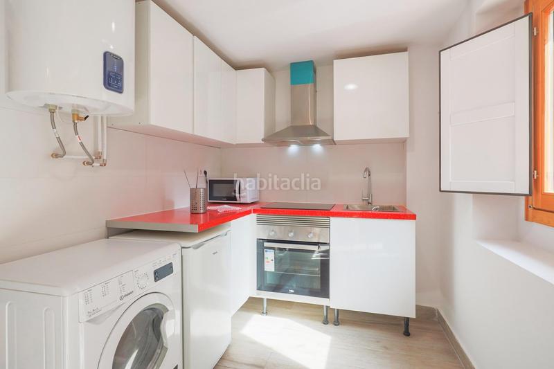 Foto b5e98532-9b19-4ad8-989d-40a3886c676c. Lloguer pis a Raval Barcelona