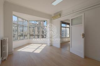 Miete Büro  Ronda universitat. Fantastica oficina muy centrica reformada y con vistas