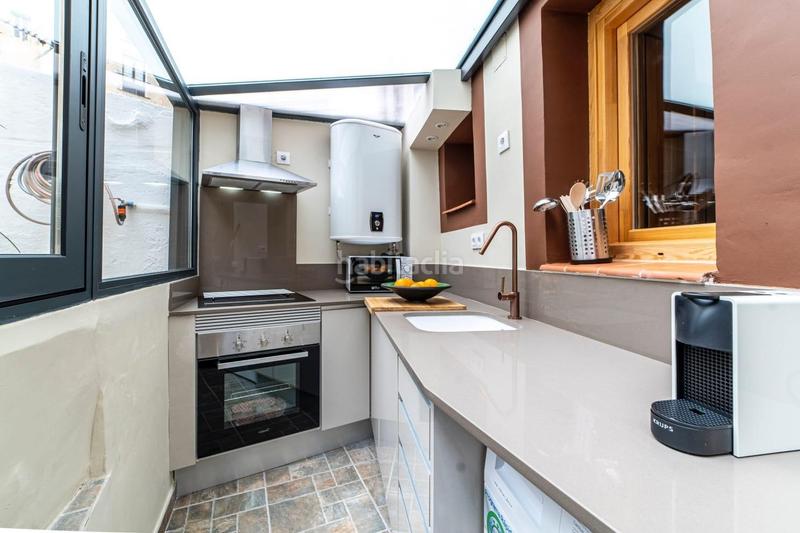 Foto 5e3188a0-c633-44b3-82f8-886eaf8de3b0. Pis a Raval Barcelona