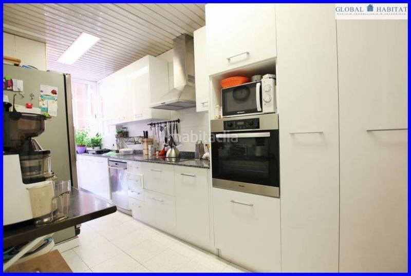 Foto 69aa0cfb-2565-4ab0-b548-561e67c52c1b. Alquiler piso fantástico piso alto con 3 hab dobles 2 baños en Barcelona