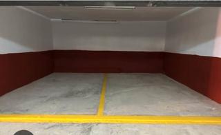 Aparcament cotxe a Calle lope de vega 18. Cabina grande de garaje doble