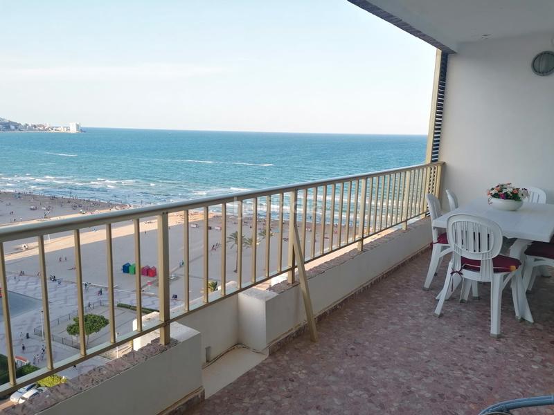 Foto 24b52f1a-155f-4da1-9ebf-e98b644d8420. Alquiler apartamento en avinguda alacant 13 arensol , 1º linea con piscina en Cullera