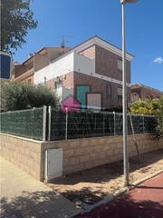 Chalet  Carrer fortaleny. Adosado esquinero en el bulevar del xuquer
