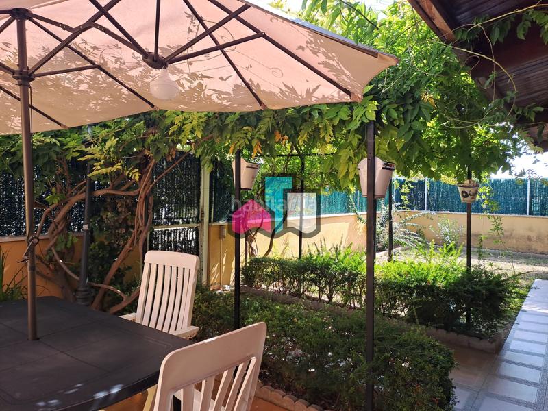 Foto fa5a1bf2-6e47-493d-84b0-8fa0275d4867. Chalet mit parking in Bulevar del Xúquer Cullera