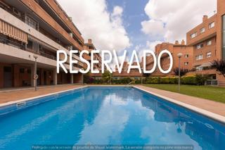 Appartement à Marianao. Piso con piscina y parking en marianao