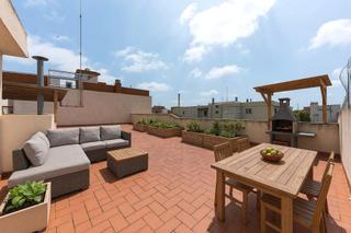Appartement à Carrer rosselló 69. Piso de 4 habitaciones  con terraza y parking