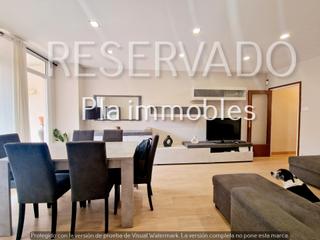 Appartement à Carrer de torrent roquetes 10. Piso de 4 habitaciones en el centro de torrelles de llobregat
