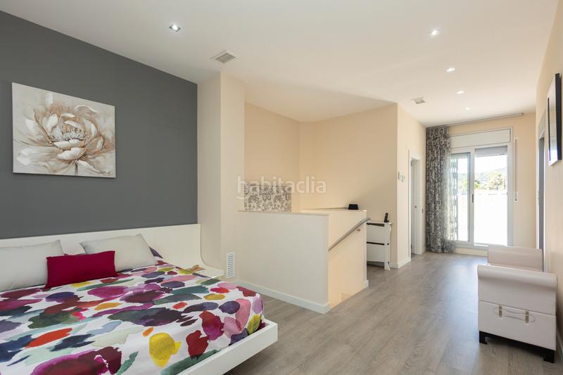 Foto bda1b999-6b8f-45b2-bdf1-d02ec9cab15b. Doppelhaus mit heizung in Marianao Sant Boi de Llobregat