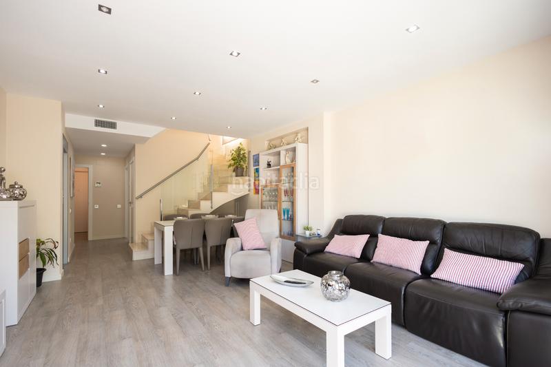 Foto e937b346-5b67-48bb-8a58-c101990f0fc6. Doppelhaus mit heizung in Marianao Sant Boi de Llobregat