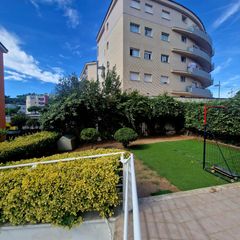 Flat  Carrer de narcís macià i domènech 25. Piso con piscina, parking y trastero
