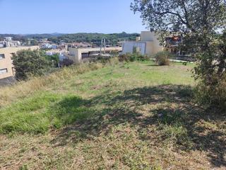 Terreny residencial  D'isabel vilà. Terreno edificable palamós.se puede construir máximo 10 pisos y