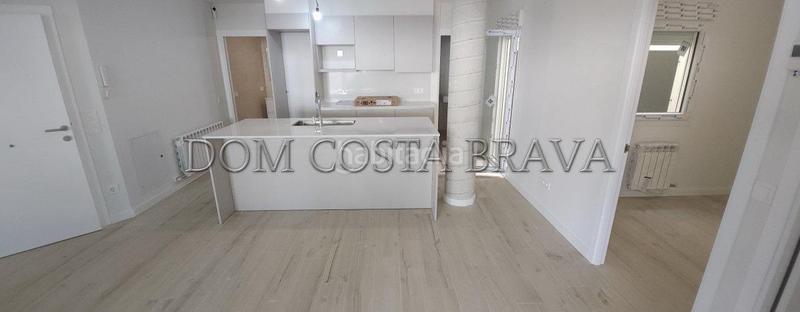 Foto 0bfb4cf6-8d52-4078-b44b-0f551e7dafc4. Piso pis dobra nova a estrenar de tres habitacions de planta baixa amb assessor. pis molt cèntric. en Olot