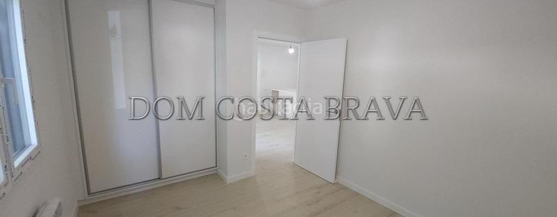 Foto 1b0551f7-5ca4-48ed-8bcc-0e09ecb89c37. Piso pis dobra nova a estrenar de tres habitacions de planta baixa amb assessor. pis molt cèntric. en Olot