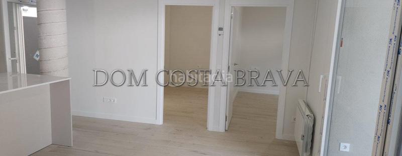 Foto 83b2b12c-30e1-4404-bdee-3a37b101067f. Piso pis dobra nova a estrenar de tres habitacions de planta baixa amb assessor. pis molt cèntric. en Olot