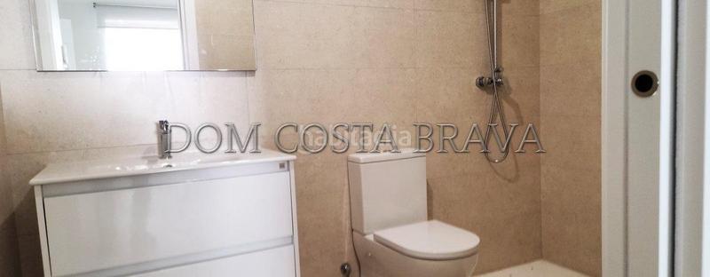 Foto 8bd0435f-c27b-40d2-b339-d9960adfb51b. Piso pis dobra nova a estrenar de tres habitacions de planta baixa amb assessor. pis molt cèntric. en Olot