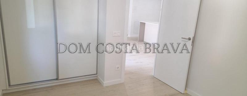 Foto c4a755a4-bebb-40ef-852c-d335ce5727ba. Piso pis dobra nova a estrenar de tres habitacions de planta baixa amb assessor. pis molt cèntric. en Olot