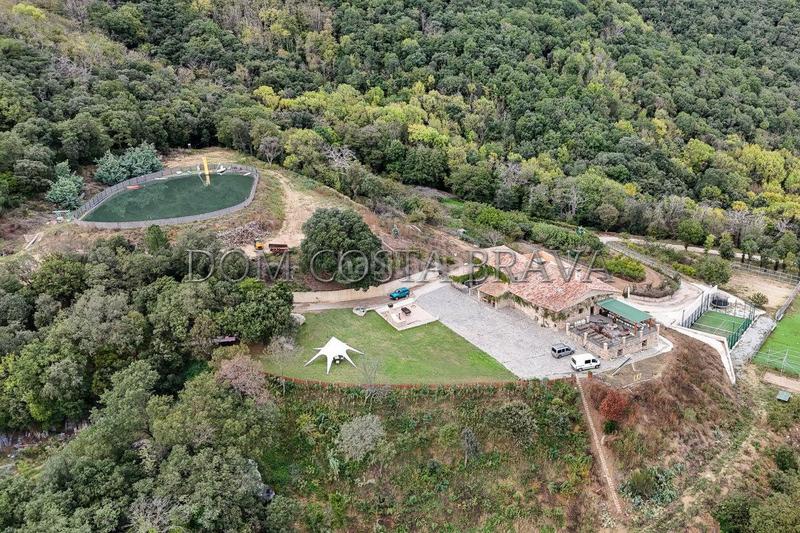 Foto 14c00bcf-32c9-4a85-8d6c-06a6d19248ec. Mas avec chauffage parking piscine dans Agullana