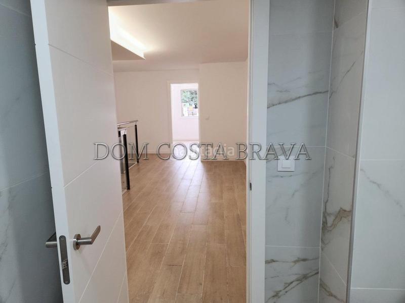 Foto cc828eab-6c51-4b04-af1e-5fec68340765. Dúplex amb calefacció a Montilivi Girona