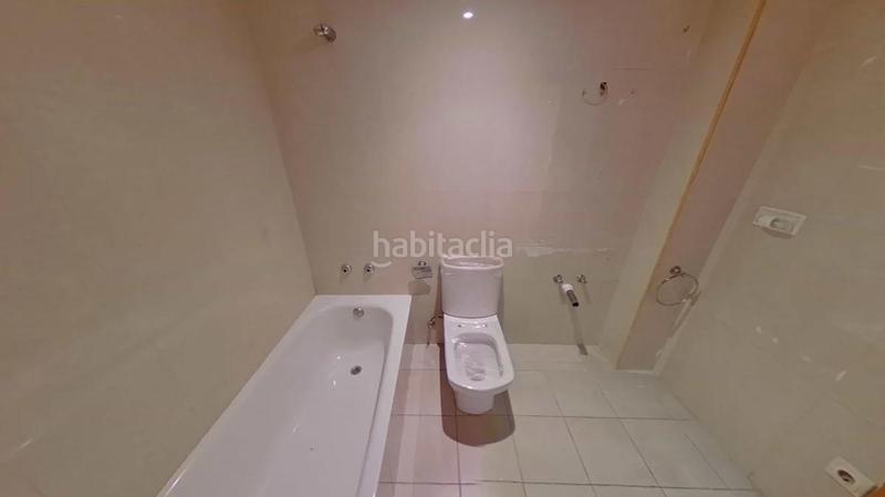 Foto b2ed8d6c-dda2-4c7a-afa9-d1b23ffcbef6. Dúplex amb calefacció a Centre Blanes