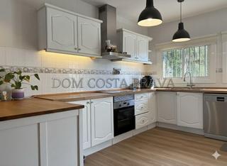 Chalet  Del paradís. Casa con piscina con licencia turística